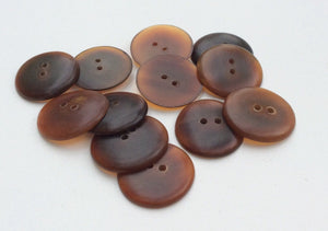 12 Horn buttons 28mm round golden horn