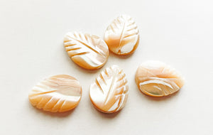 5 Shell Leaf Charm Pendant Beads White Mother of Pearl Shell