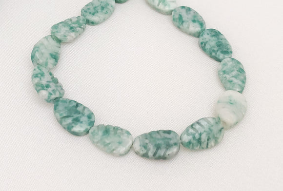 Stone mini leaf beads