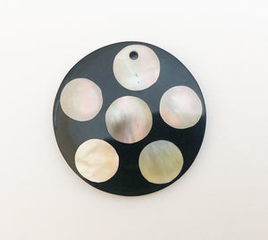 Inlaid shell pendant, mother of pearl shell round 34mm
